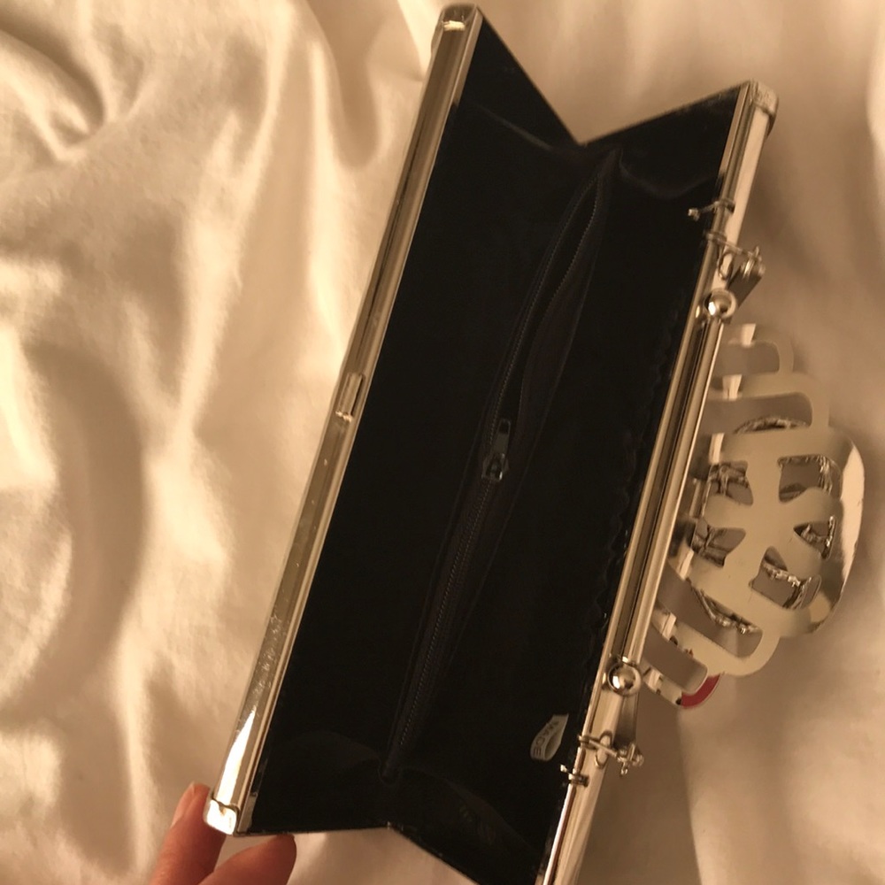 Fancy clutch - Picture 3 of 3